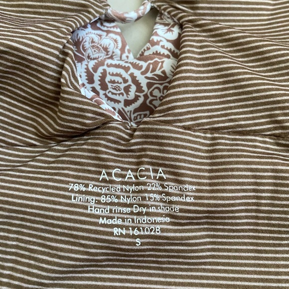 Acacia bronx one piece in Java - Picture 2 of 3